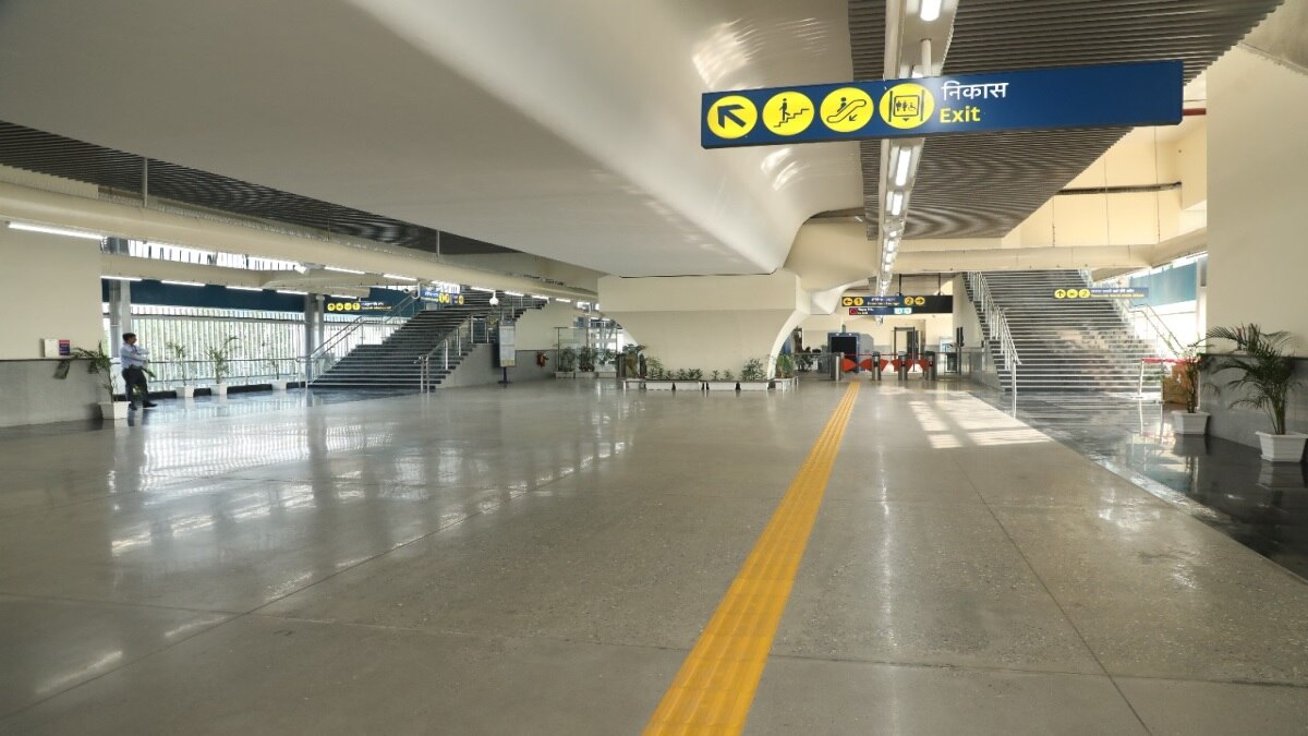  delhi-meerut rrts premium lounge