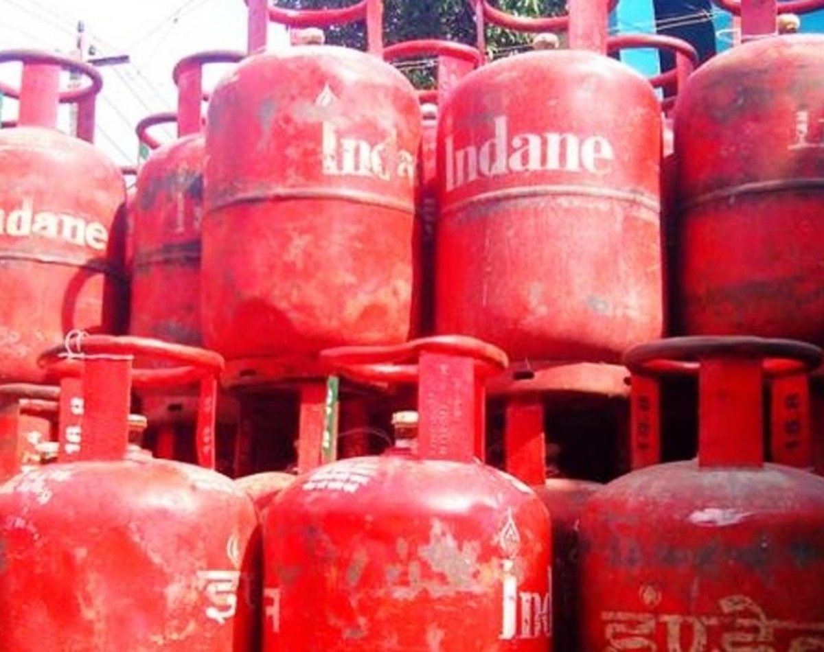  पहला बदलाव : LPG की कीमतें