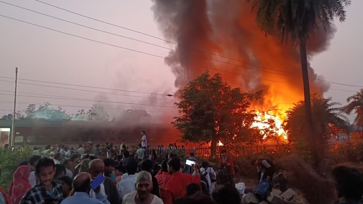 Fire in Darbhanga Express