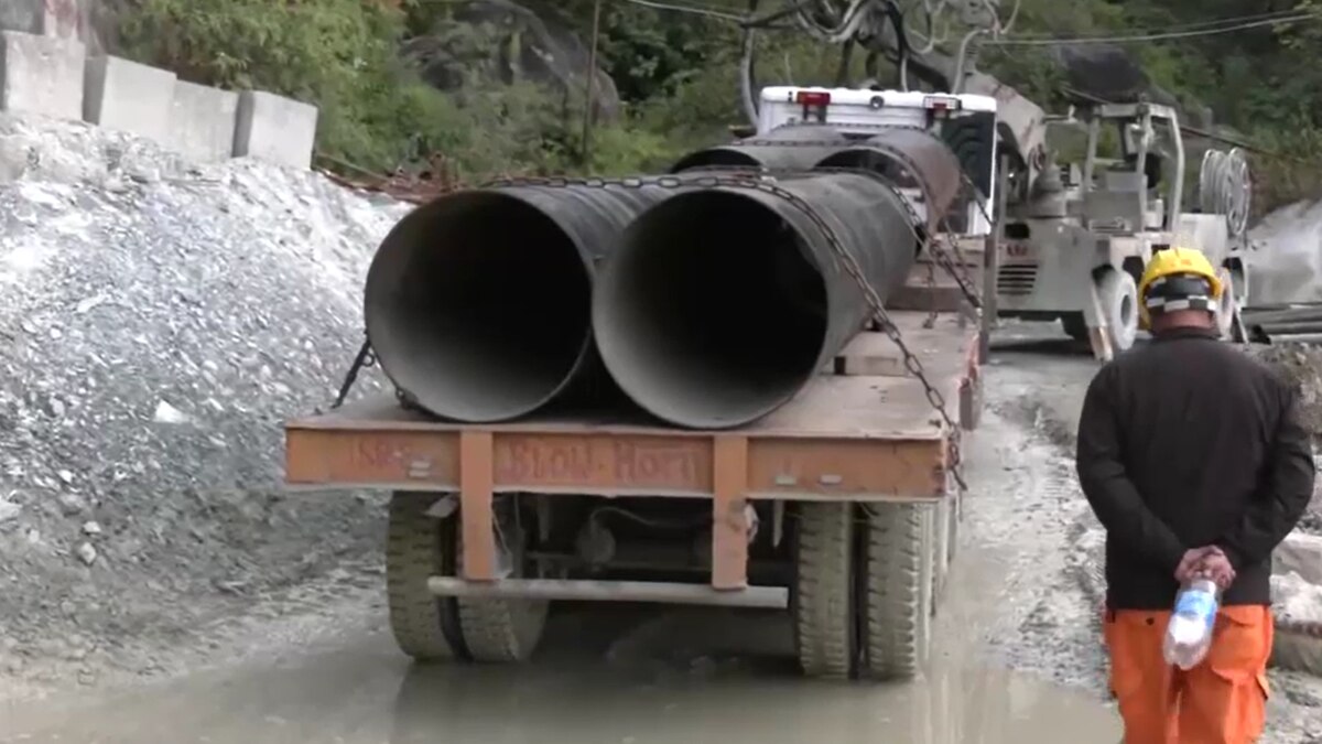 रेस्क्यू में रुकावट पैदा कर रही ढीली मिट्टी