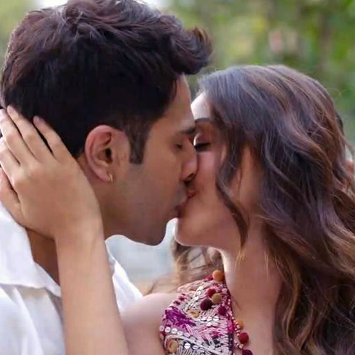 वरुण धवन, कियारा आडवाणी 