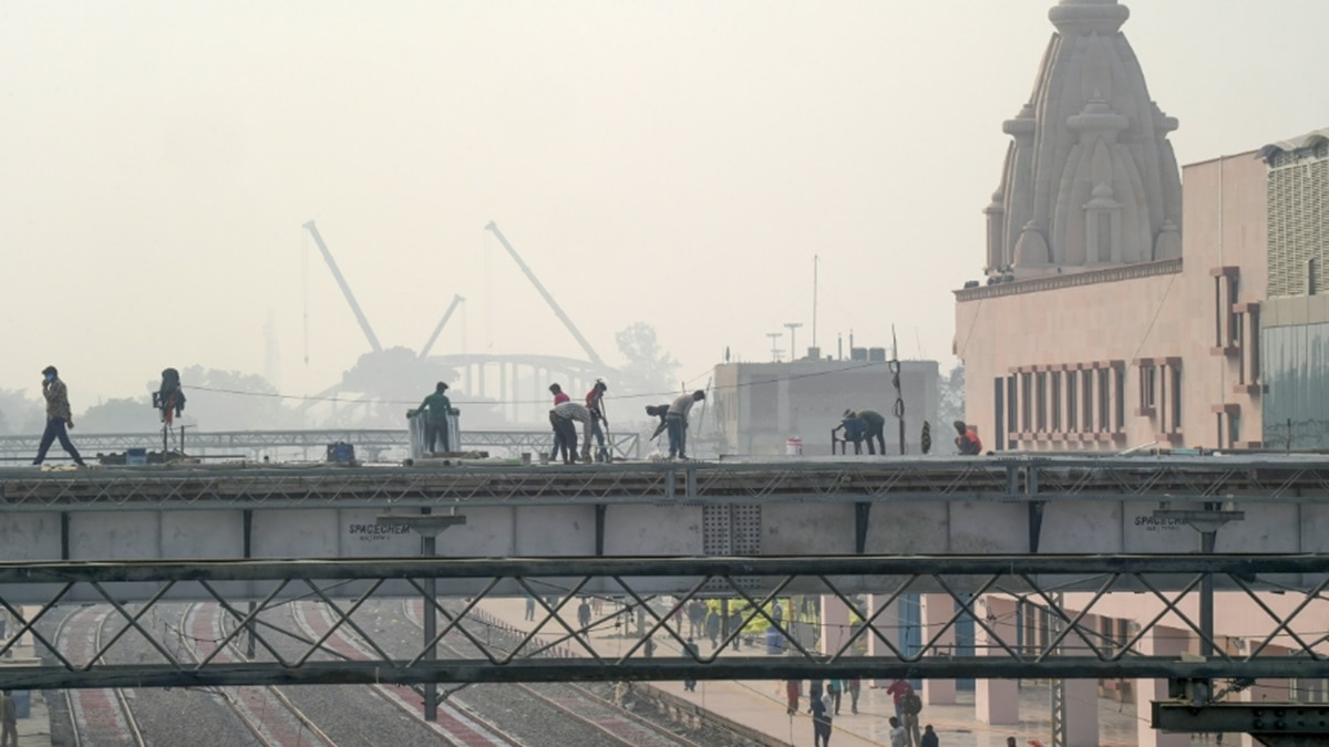 ayodhya railway station distance