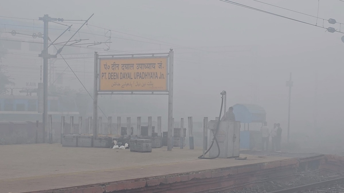 Trains late due to fog