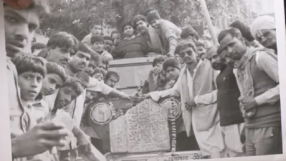 शिवसेना के तत्कालीन विधायक पवन पांडे.