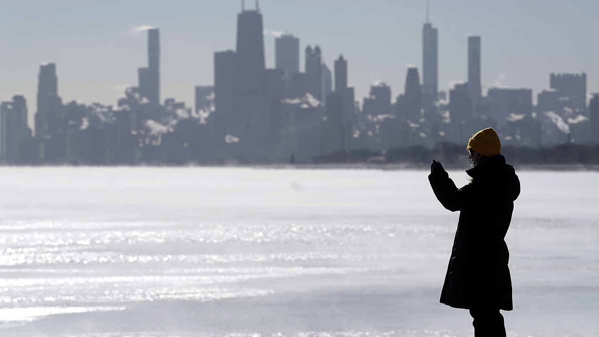 Lake Michigan US Winter Storm