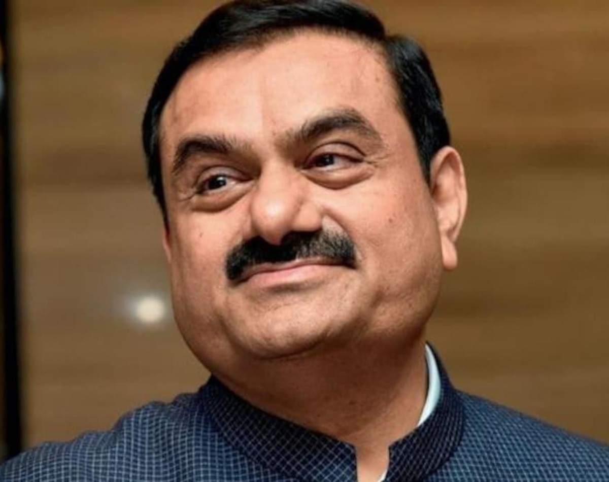 अमीरों की लिस्ट में इस पायदान पर पहुंचे