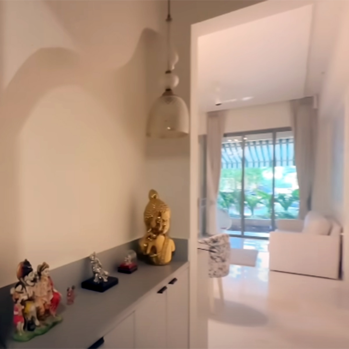 माही विज हाउस 