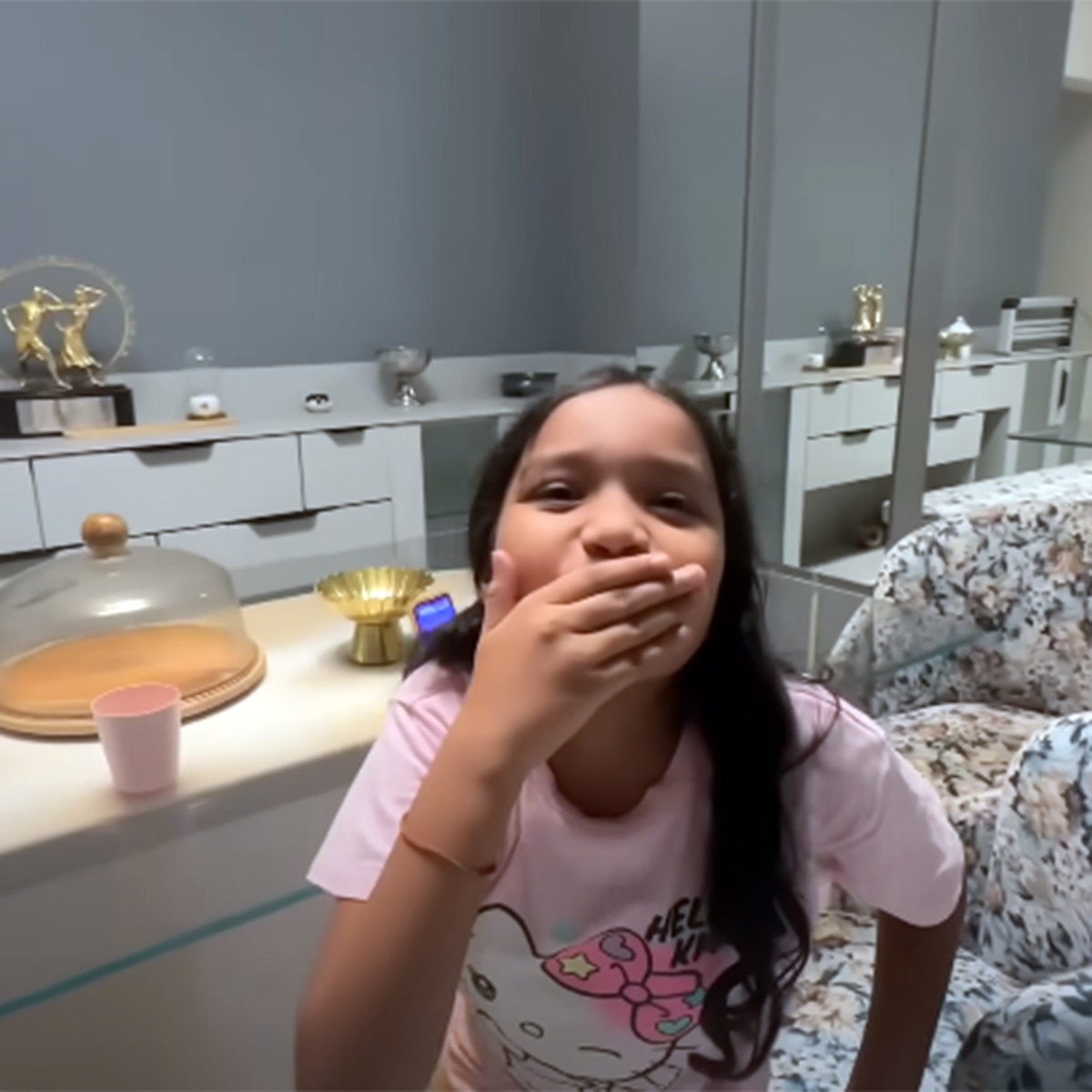 माही विज हाउस 