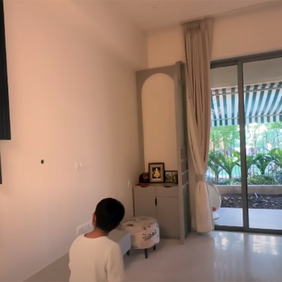 माही विज हाउस 