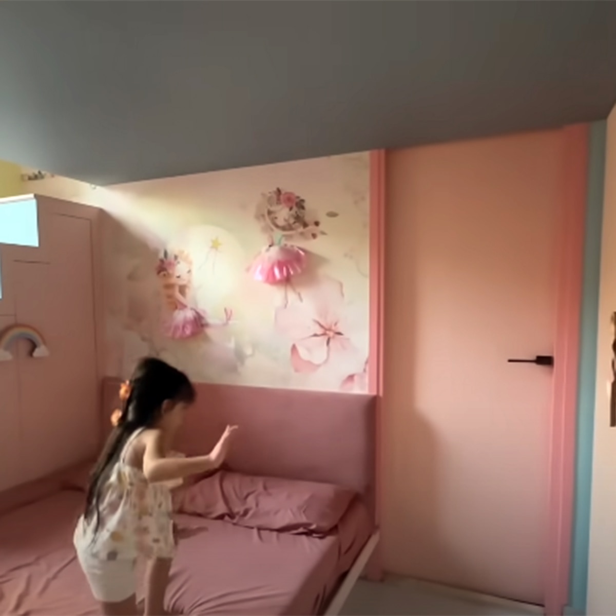 माही विज हाउस 