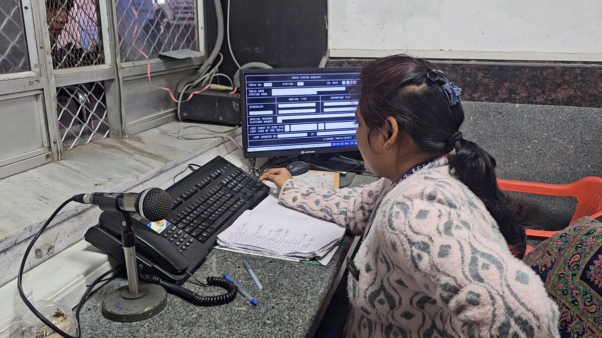 trains cancelled due to fog