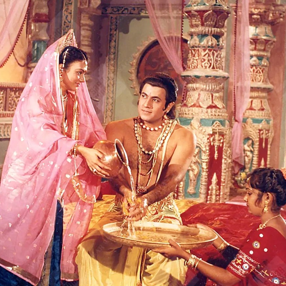 दीपिका चिखलिया, अरुण गोविल 