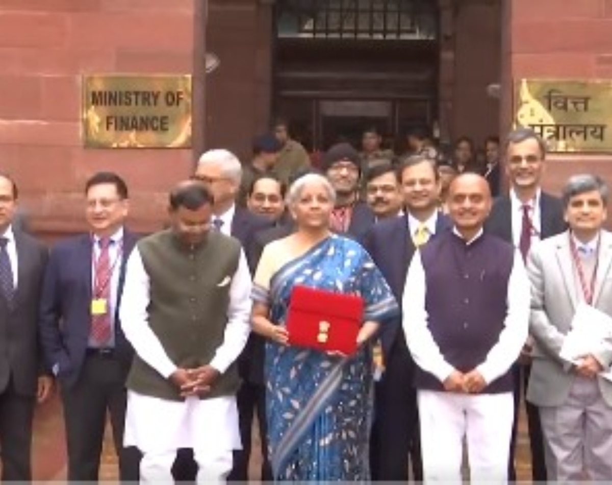 कुछ ही देर में पेश होगा अंतरिम बजट