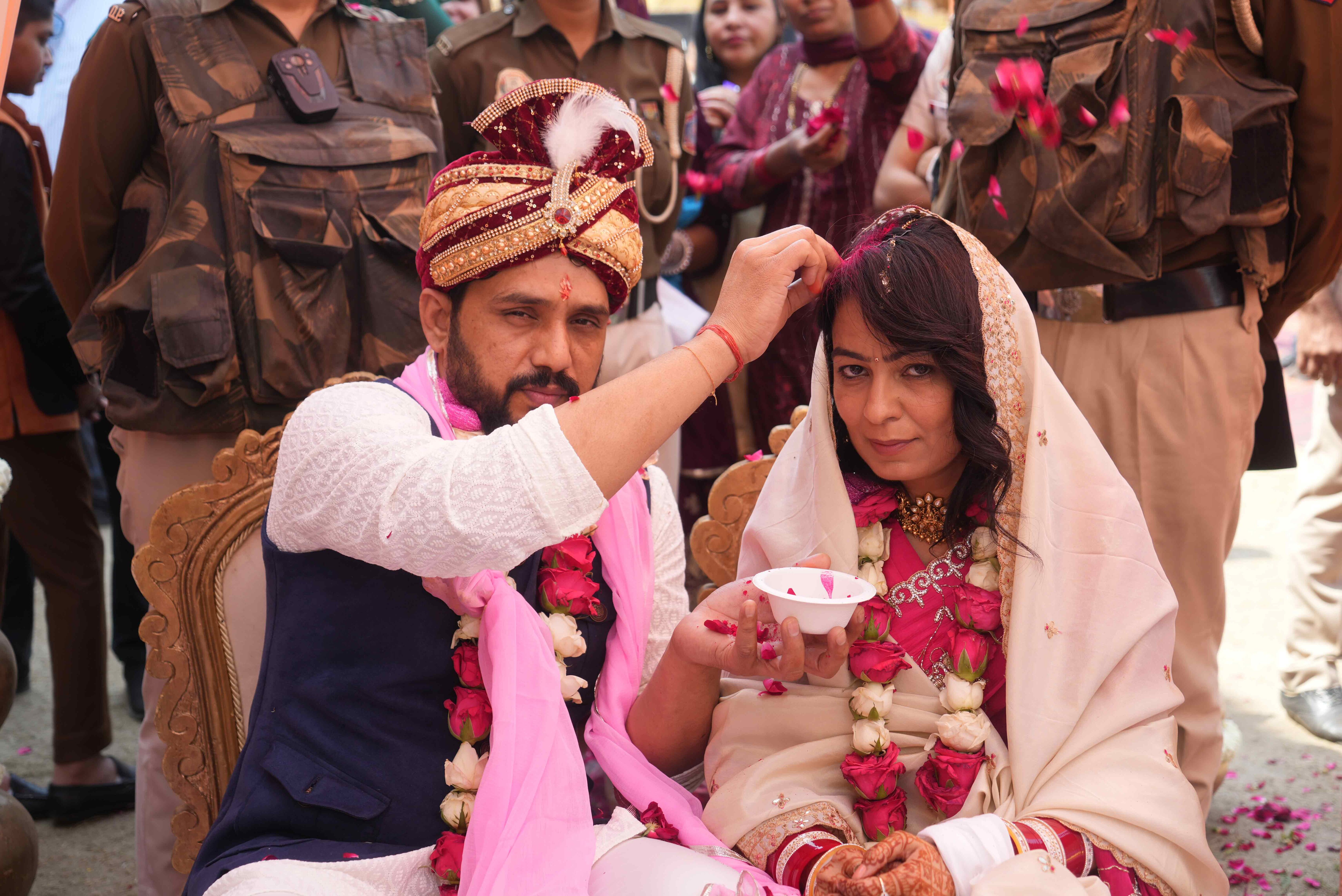 जयमाल से लेकर 7 फेरे तक... गैंगस्टर और लेडी डॉन की शादी की 10 अनदेखी तस्वीरें