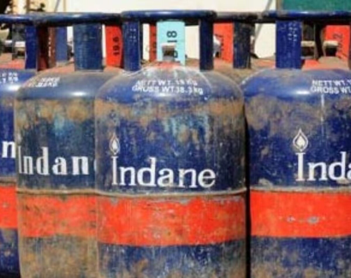 पहला बदलाव : LPG सिलेंडर की कीमत बढ़ी
