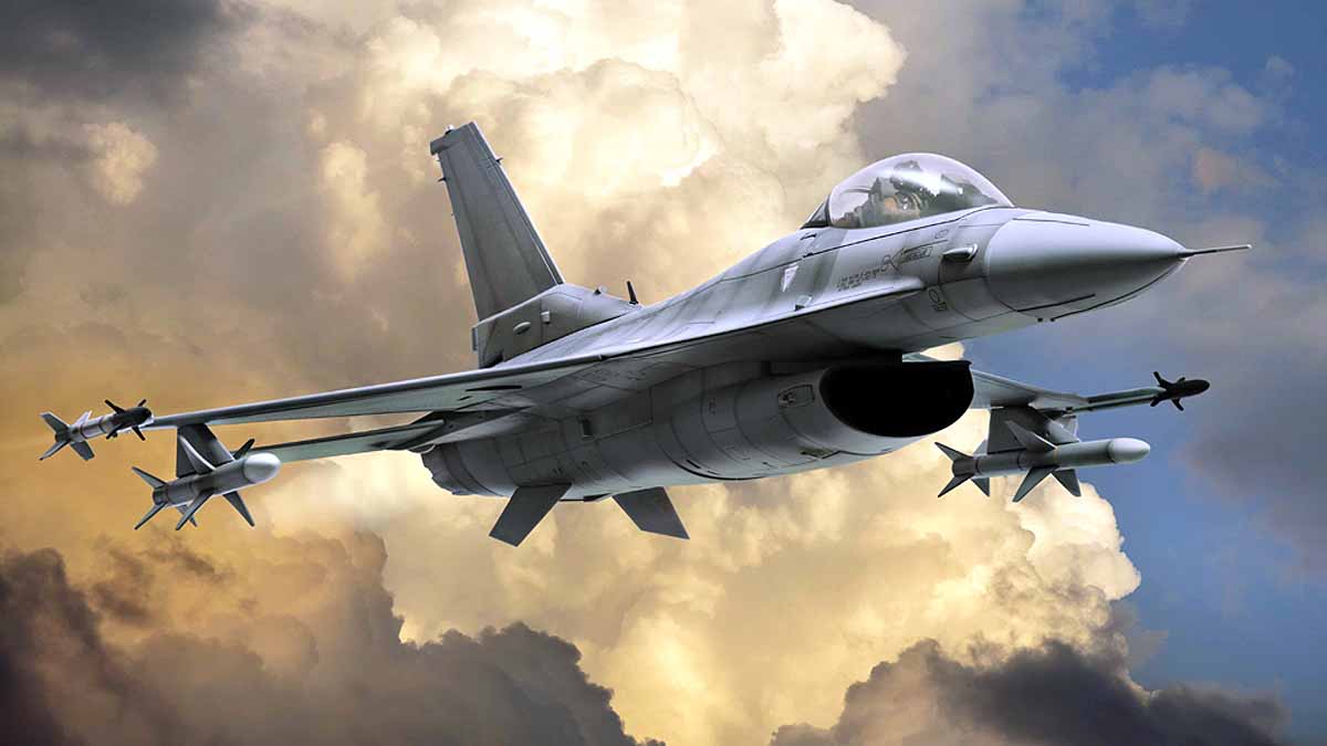 Unmanned F-16 fighter jet 