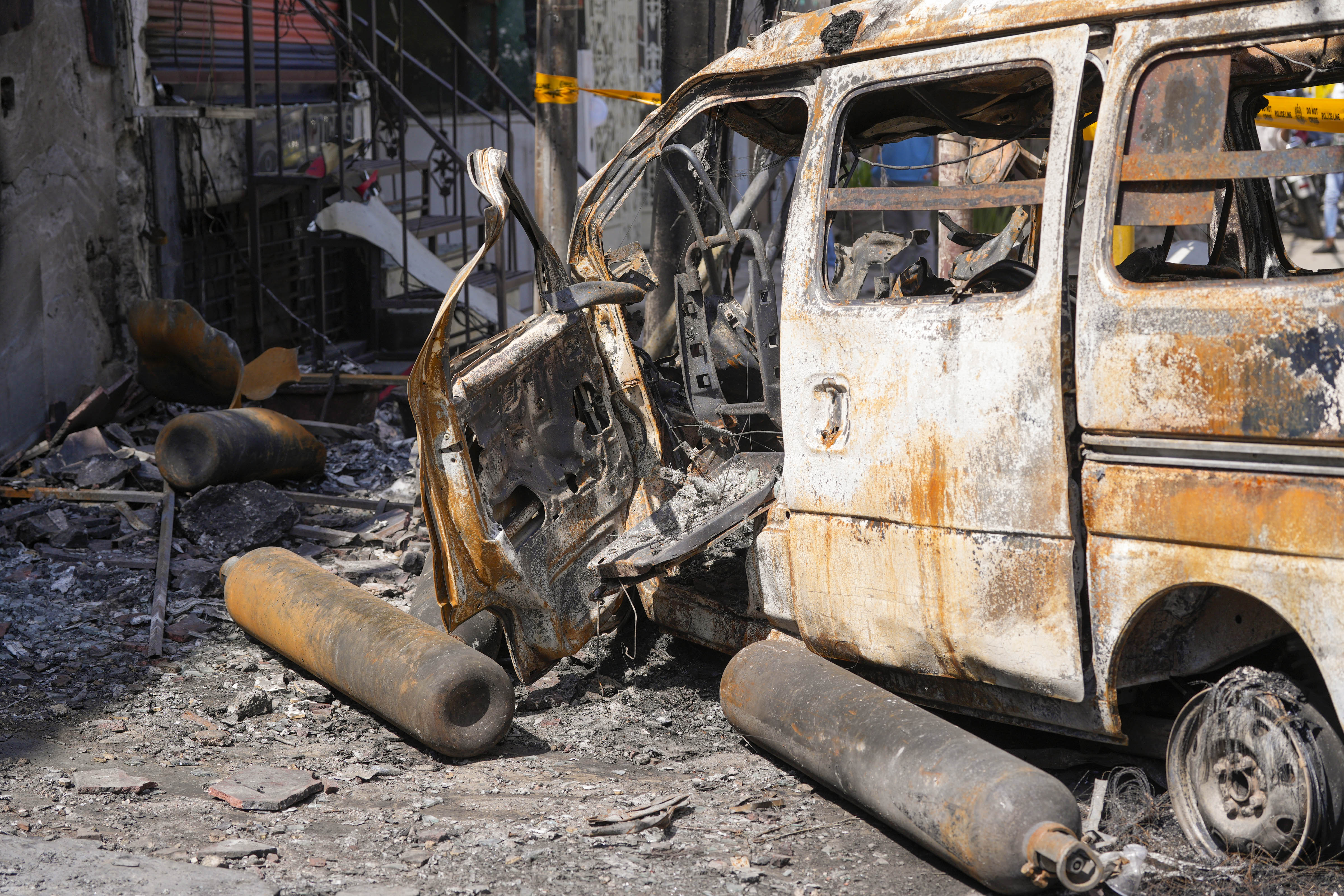 बेबी केयर अस्पताल अग्निकांड की 10 दिल झकझोरने वाली तस्वीरें