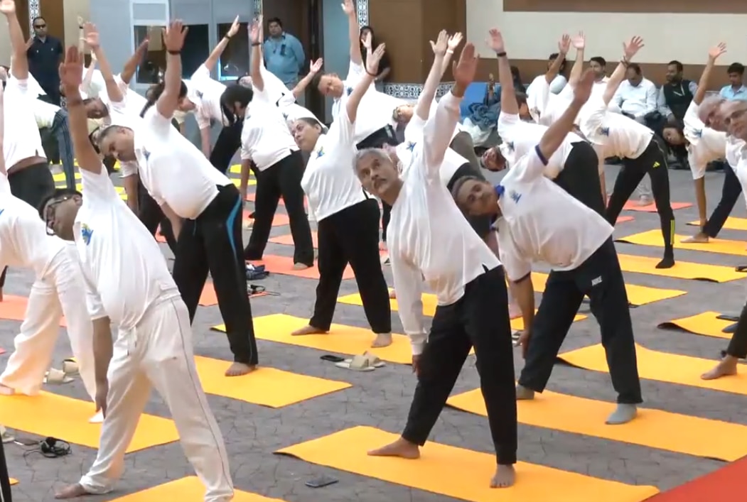 विदेश मंत्री ने किया योग