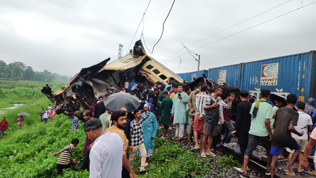  train accident in West Bengal