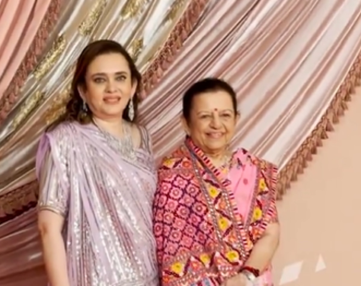 नीता अंबानी की मां-बहन भी हुईं शामिल
