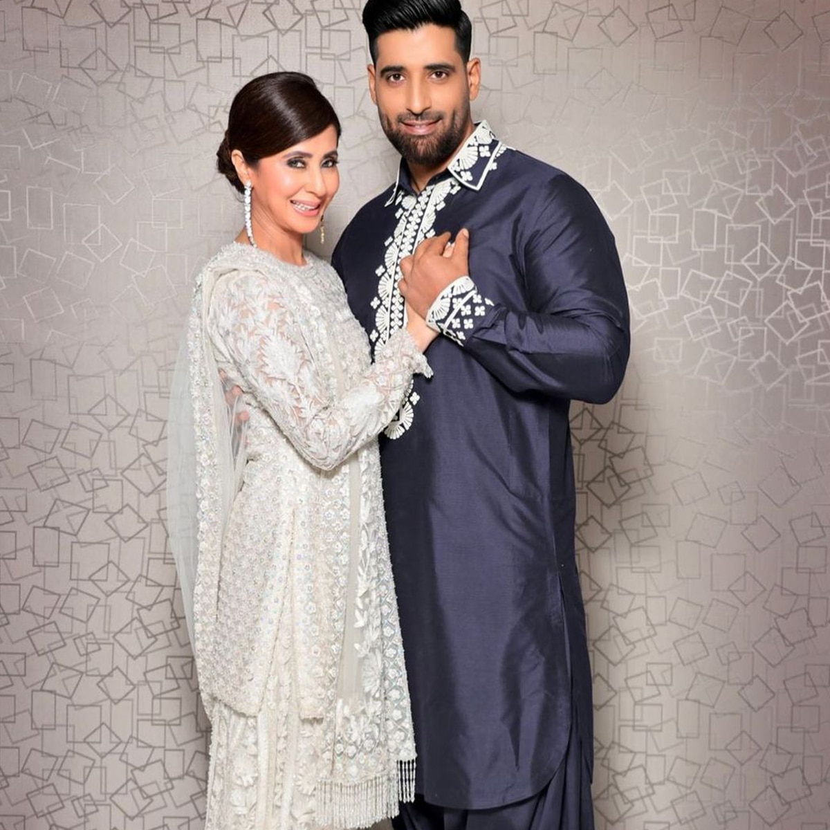 उर्मिला मातोंडकर, मोहसिन अख्तर