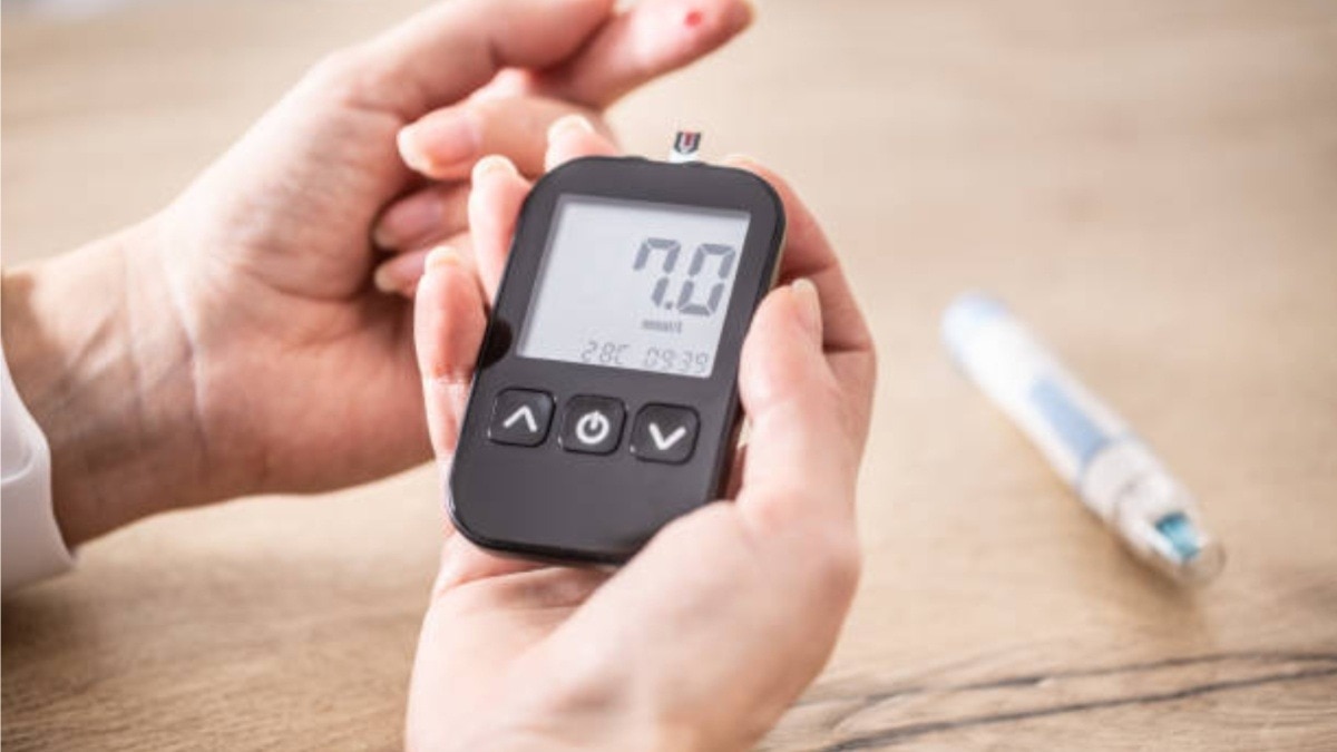 डायबिटीज में भूलकर भी ना खाएं ये 4 चीजें, बेकाबू हो जाएगा शुगर लेवल