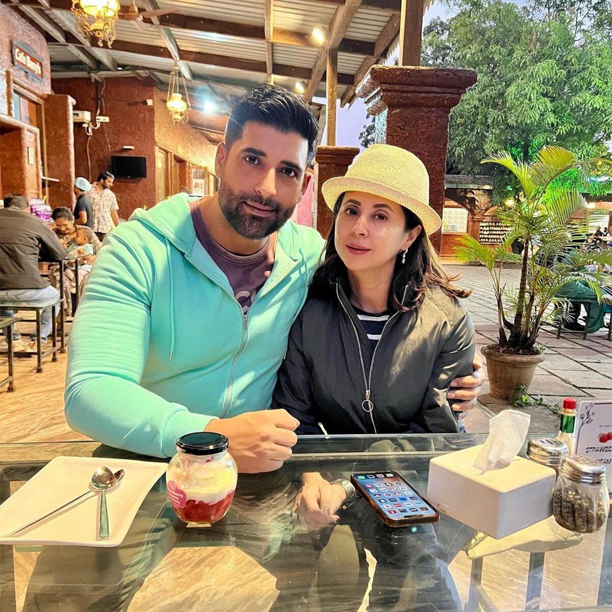 उर्मिला मातोंडकर, मोहसिन अख्तर