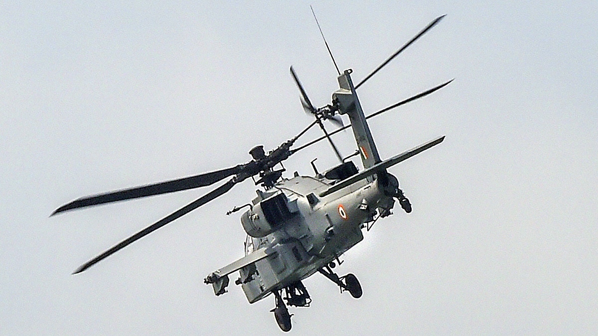Apache Attack Helicopter 
