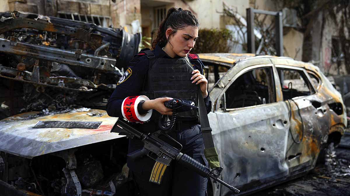 Indian Soldiers In Blue Line