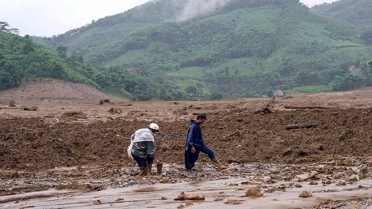 Vietnam, Landslide, Typhoon Yagi