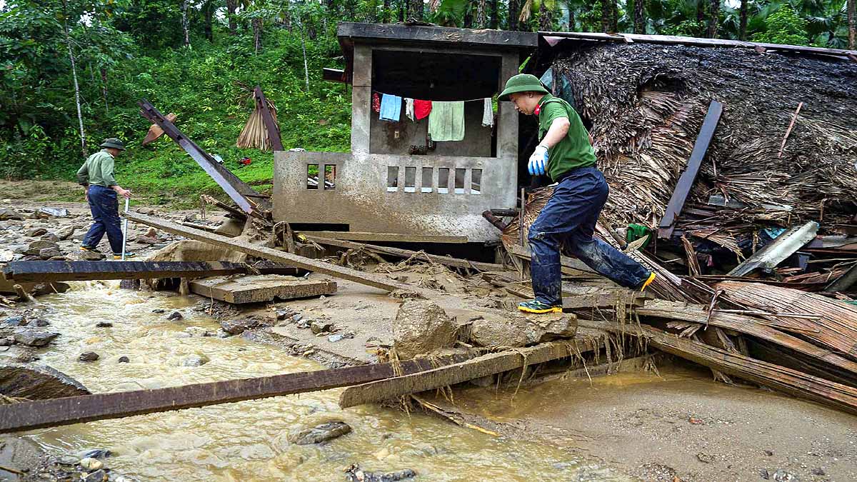 Vietnam, Landslide, Typhoon Yagi