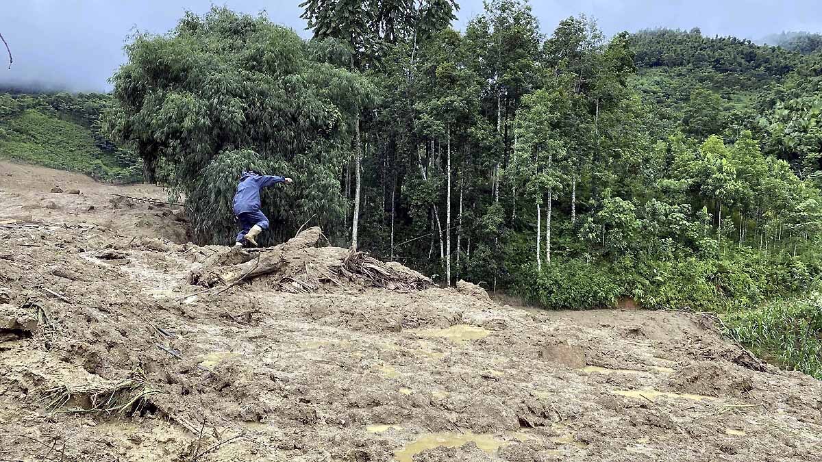 Vietnam, Landslide, Typhoon Yagi