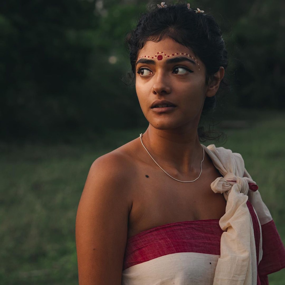  अहिल्या बामरू