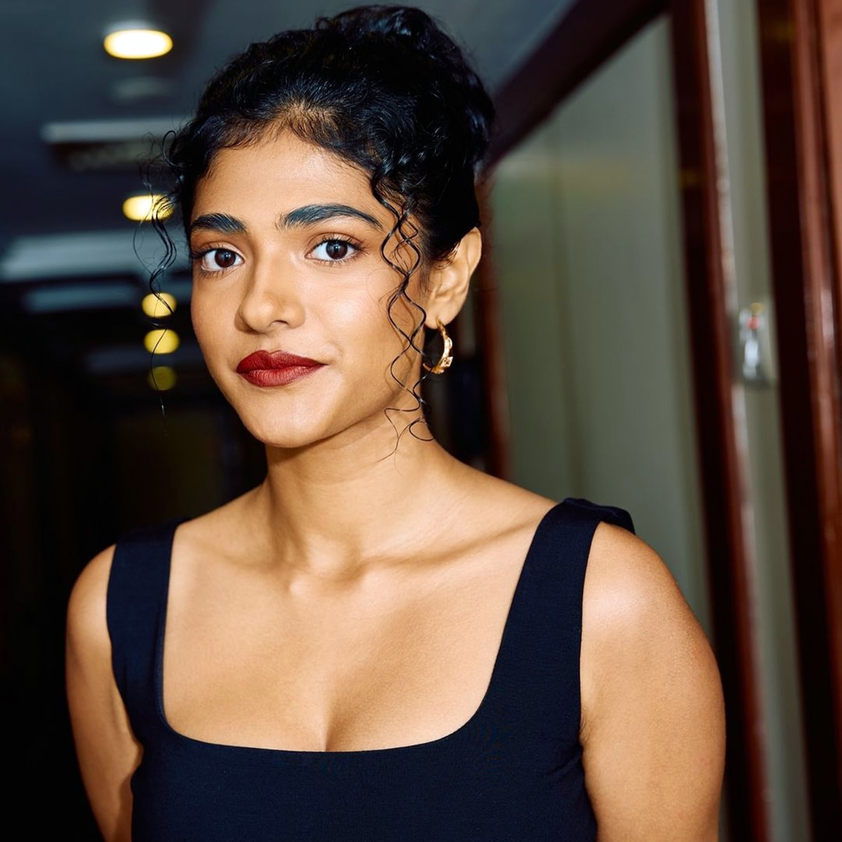  अहिल्या बामरू