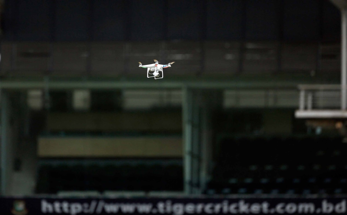 ट्रैकिंग और रीप्ले कैमरे 