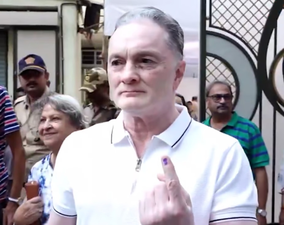 गौतम सिंघानिया ने डाला वोट