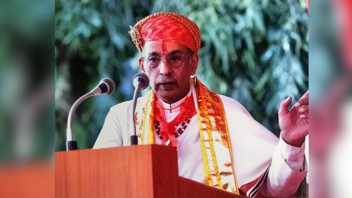 पुराना है राजगद्दी को लेकर विवाद