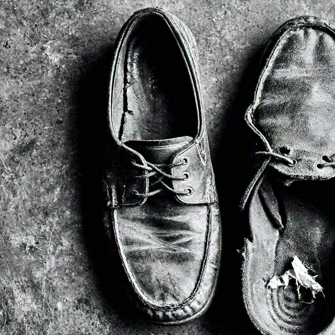 खराब या फटे जूते चप्पल