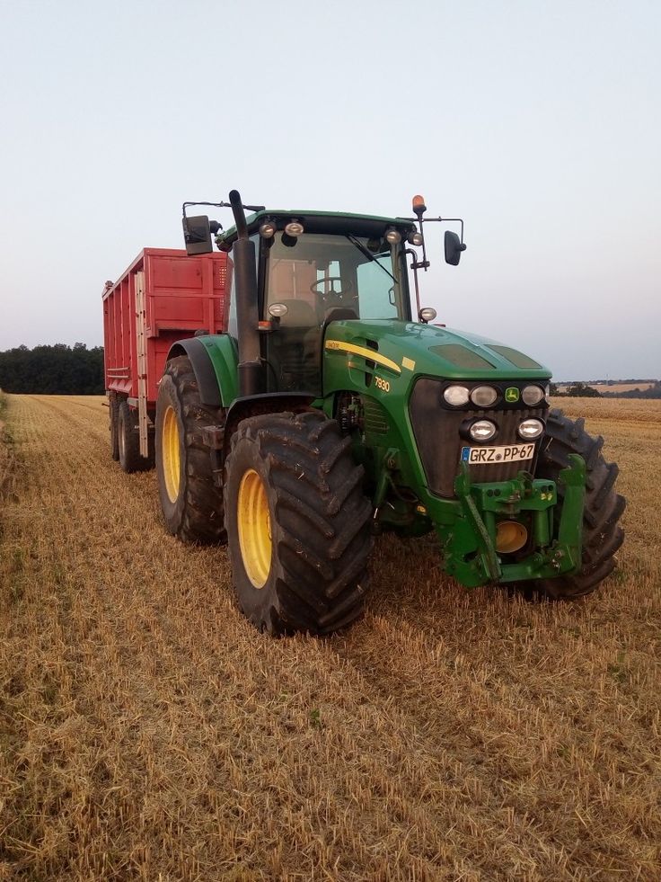 ट्रैक्टर के पार्ट और टायरों की बैटरी सही से करें चेक