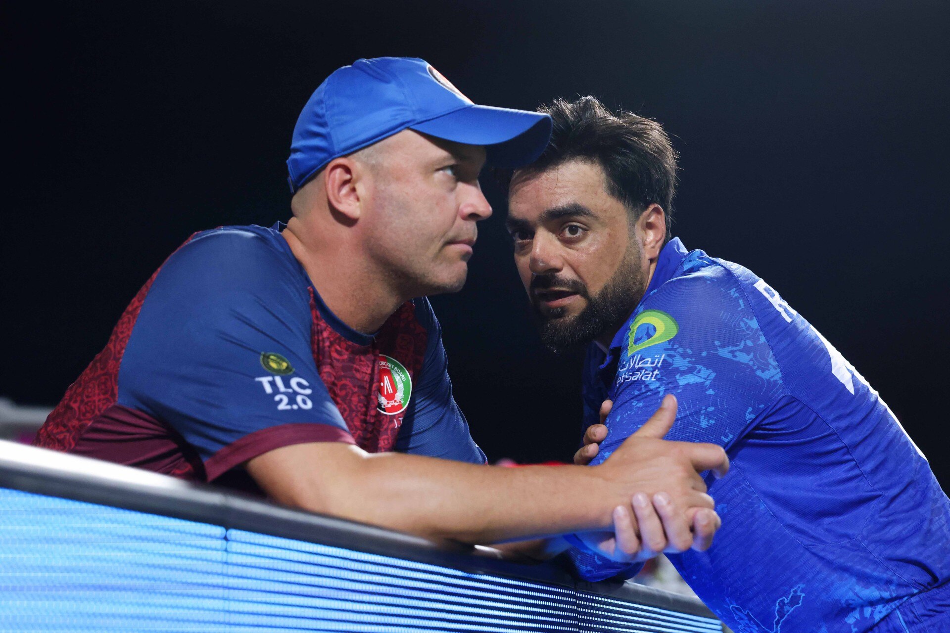  Jonathan Trott with Rashid Khan 