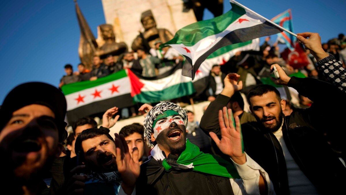 तख्तापलट करने वाले विद्रोहियों का स्वागत