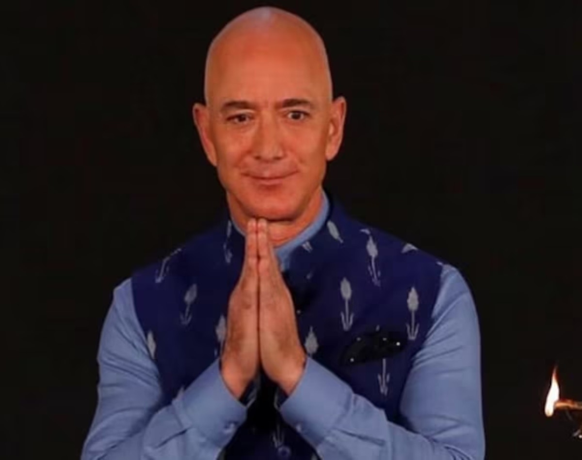244 अरब डॉलर के मालिक बेजोस 