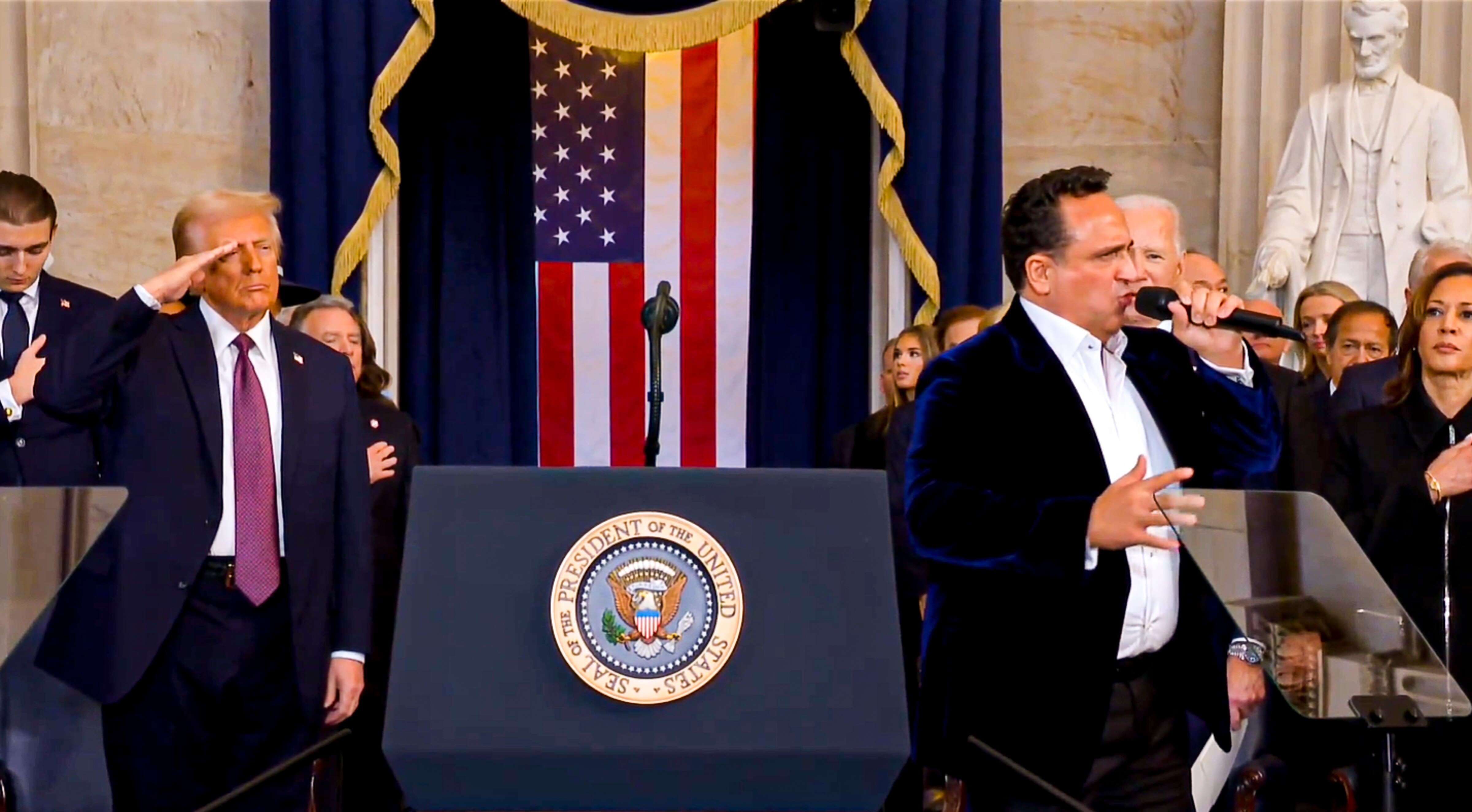 डोनाल्ड ट्रंप ने किया हैट्स ऑफ ​​​​​​​