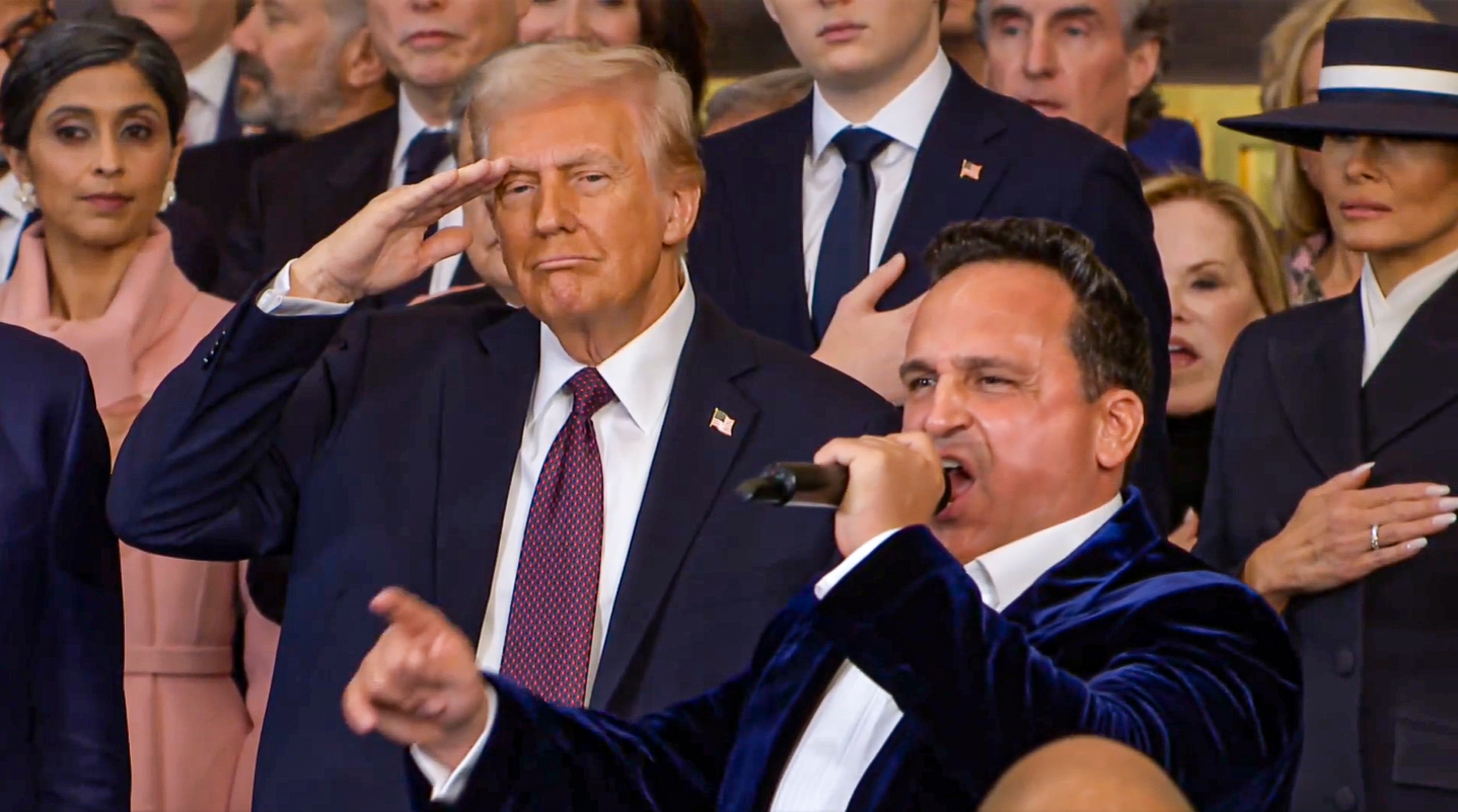 डोनाल्ड ट्रंप का सिग्नेचर स्टाइल