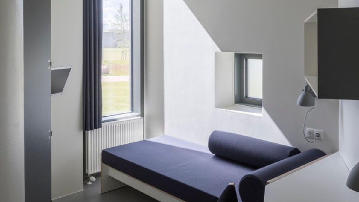  इस देश में फाइव स्टार होटल जैसी जेल, जहां सजा नहीं, छुट्टियों का अहसास करते हैं कैदी