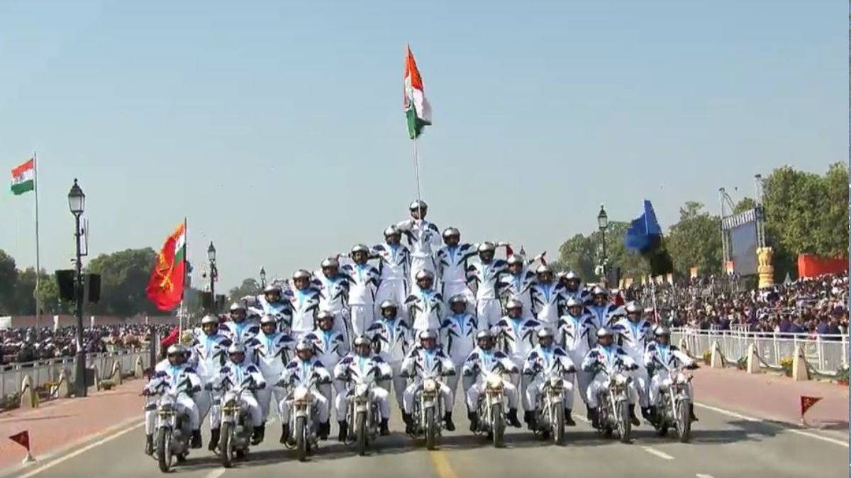 गणतंत्र दिवस पर डेयर डेविल्स ने किया हैरतअंगेज प्रदर्शन, दर्शक हुए दंग