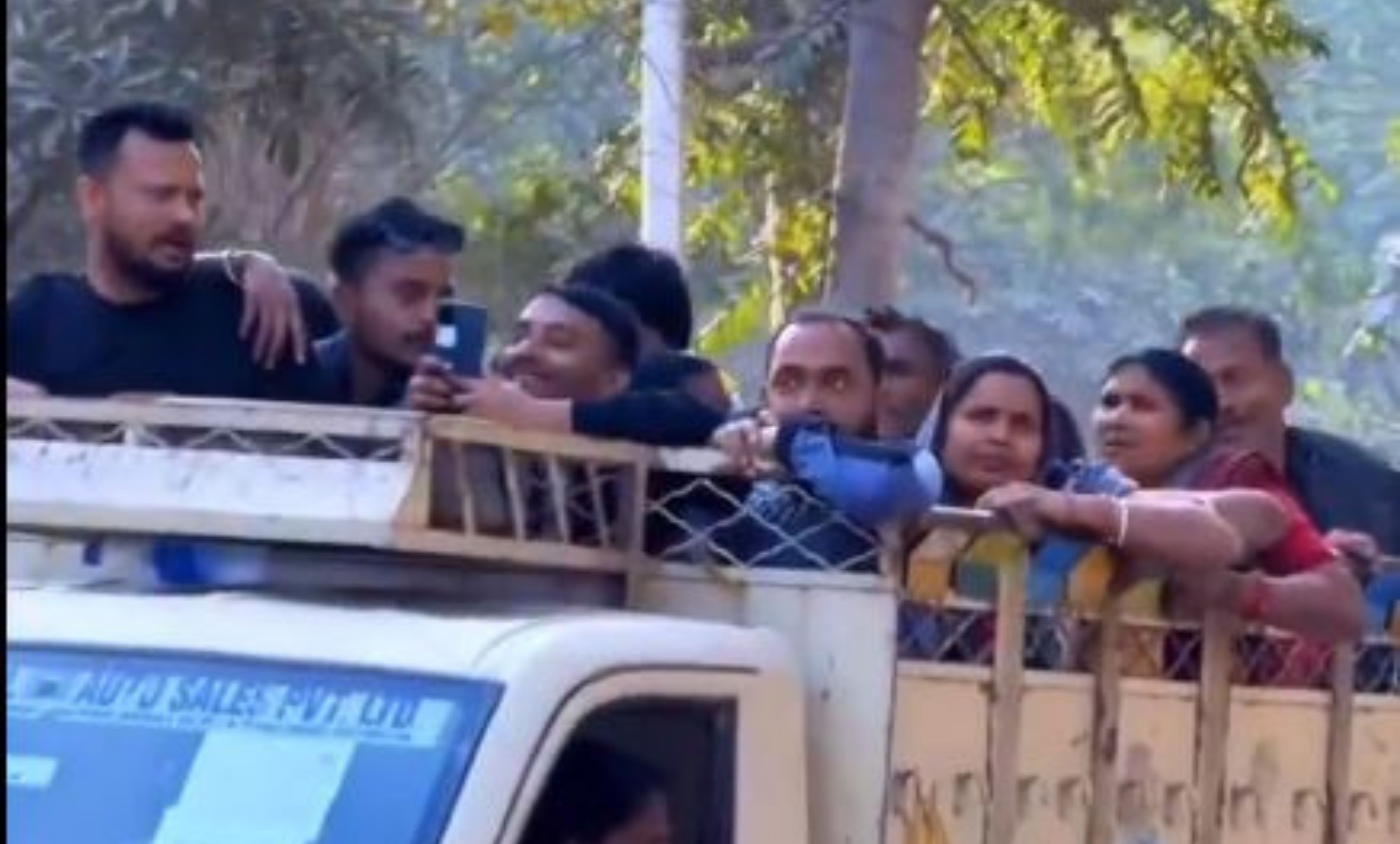 श्रद्धालु मौनी अमावस्या के इस पावन अवसर को किसी भी हाल में नहीं छोड़ना चाहते