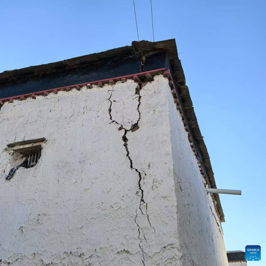 सैकड़ों मकान हो गए क्षतिग्रस्त