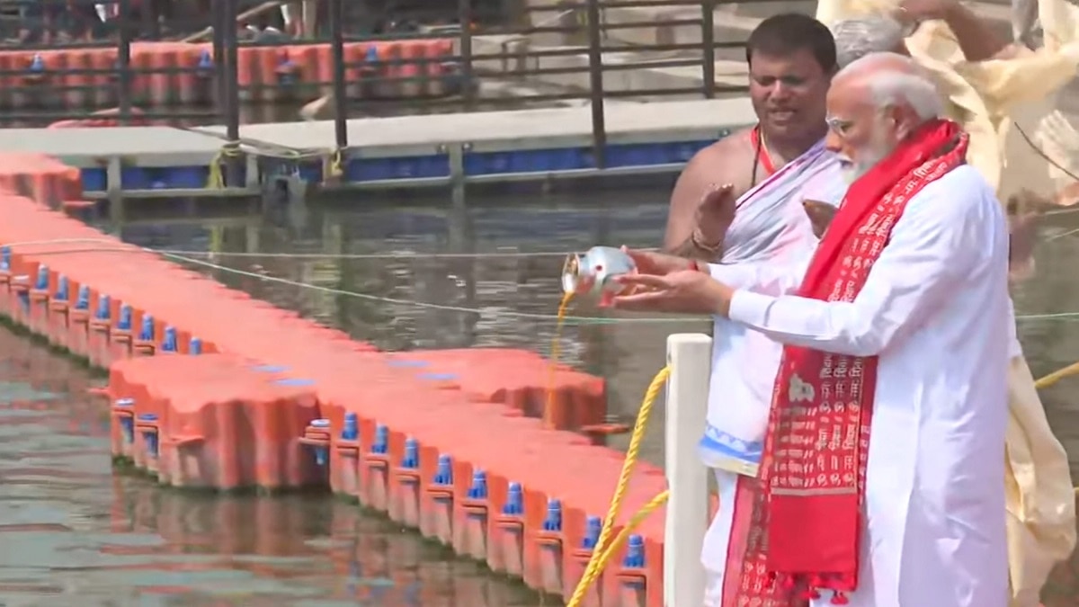 मई 2024 को वाराणसी दशाश्वमेध घाट पर