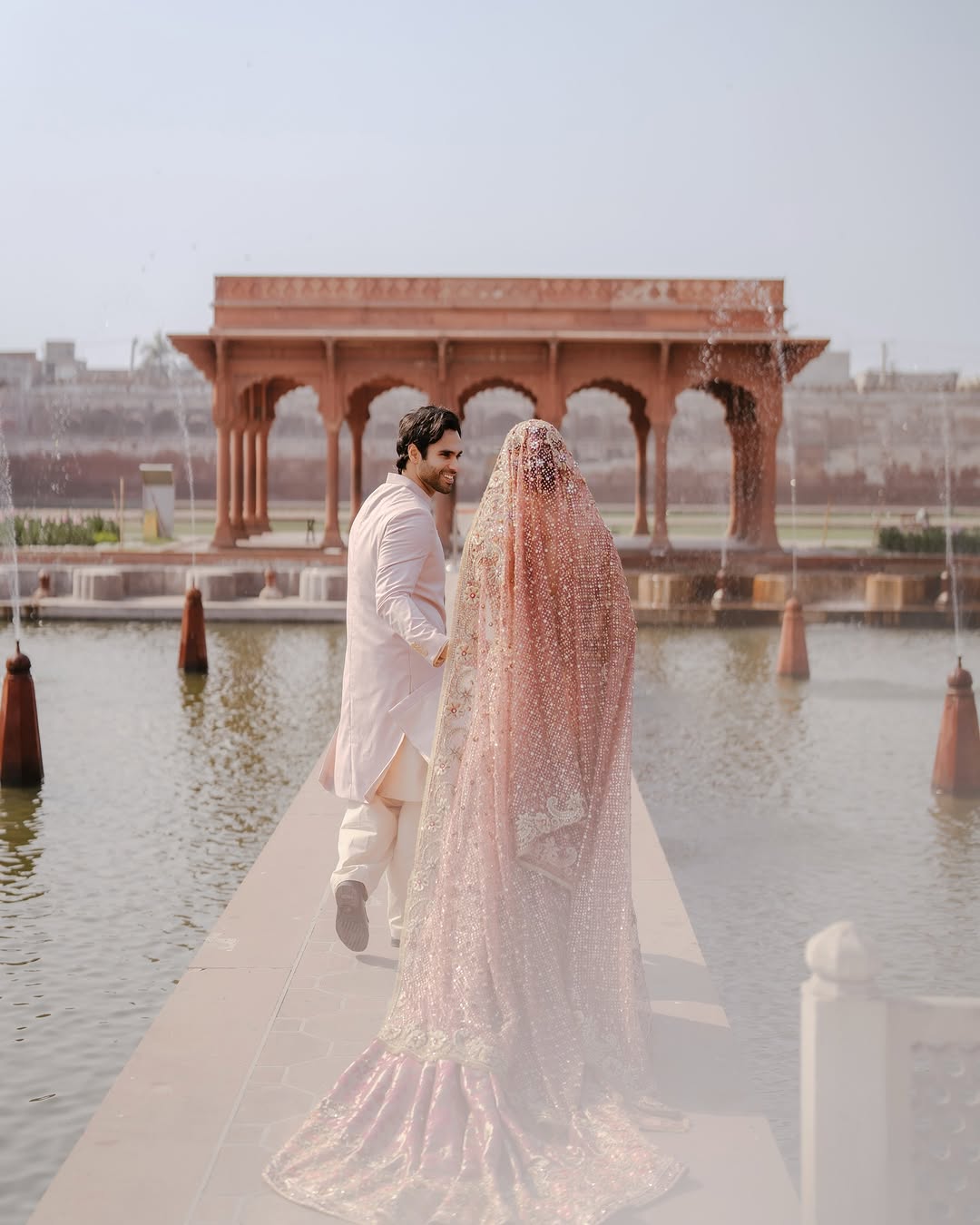 अमीर गिलानी और मावरा होकेन 